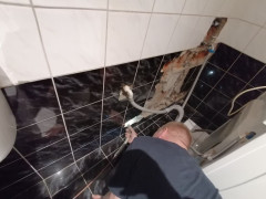 Šta kada izbiju fleke na zidu u ravni sa olukom?